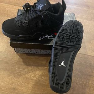 black cat jordan 4